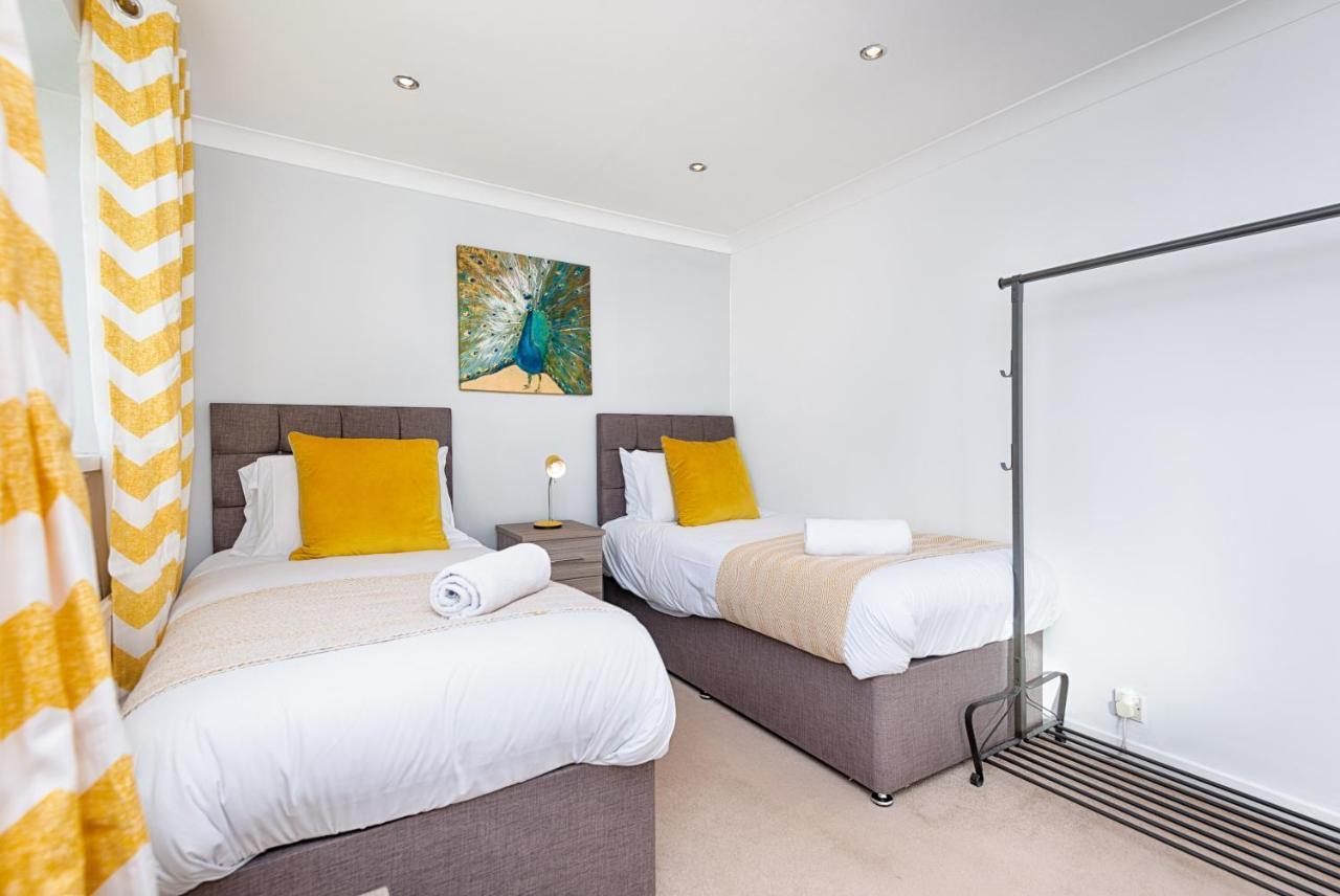 Parking, Garden, En-Suite & Tv'S In All Rooms, Large Living Space สวอนซี ภายนอก รูปภาพ